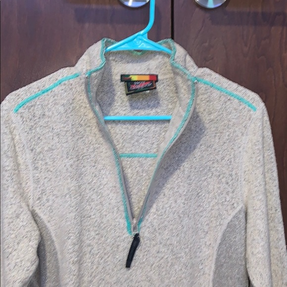 Woman’s Hot Chillys zip up pullover - Picture 3 of 6